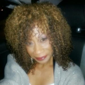 Meet your Posher, Dena